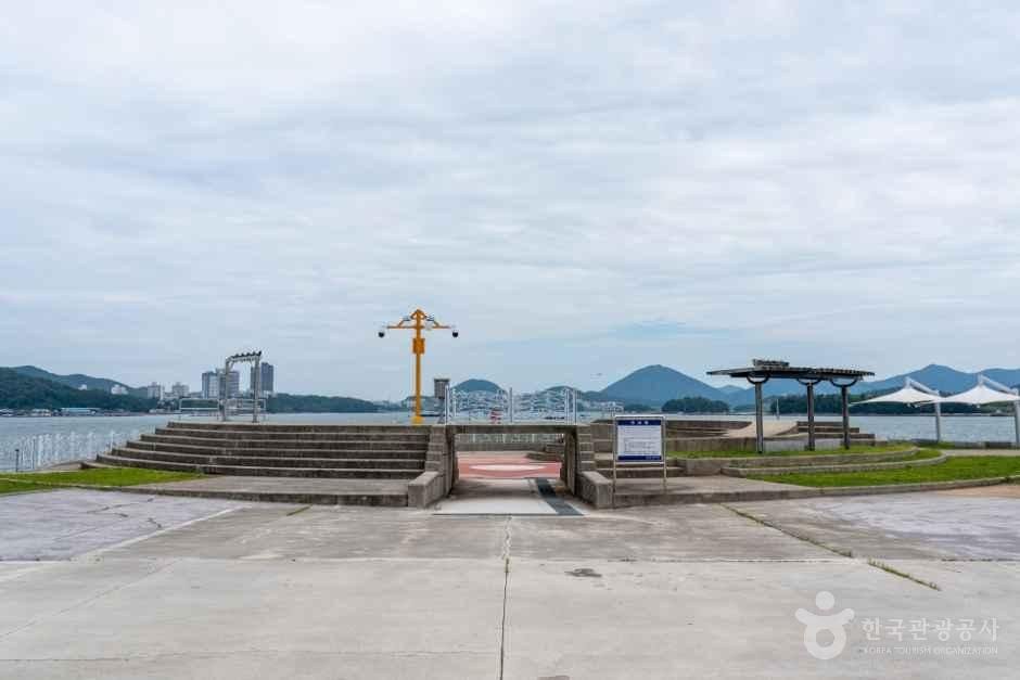 국동항수변공원 모습 (한국관광공사 사진)