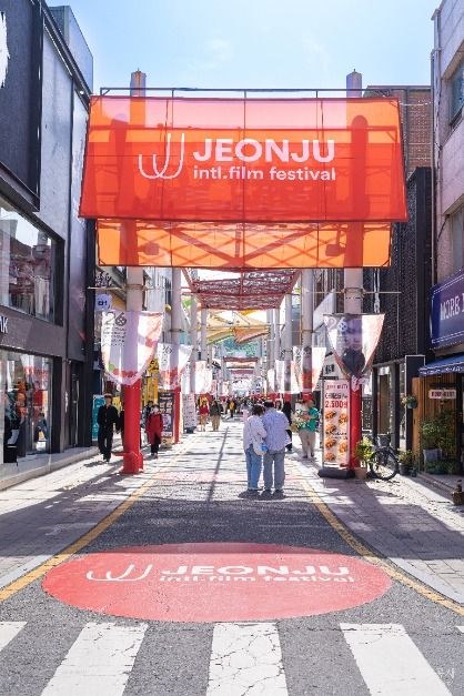 전주 영화의 거리 모습 (한국관광공사 사진)