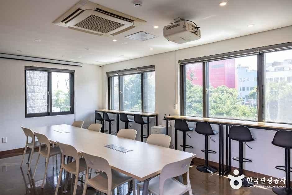 제주책방·사랑방 모습 (한국관광공사 사진)